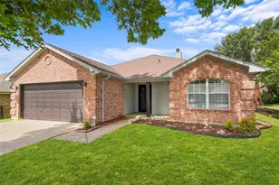 4809 Maryannes Meadow Dr, Lake Worth, TX 76135 - Photo 1