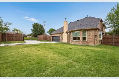 1300 Edgewood Court, Carrollton, TX 75007 - Photo 36
