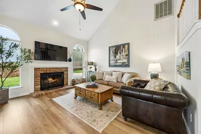 1300 Edgewood Court, Carrollton, TX 75007 - Photo 10