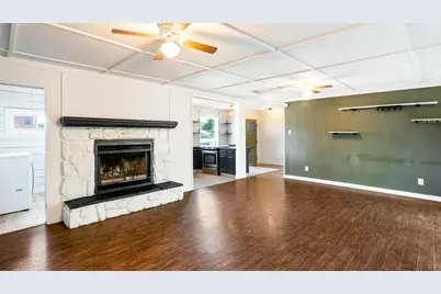 906 Pleasant Valley Road, Garland, TX 75040 - Photo 8
