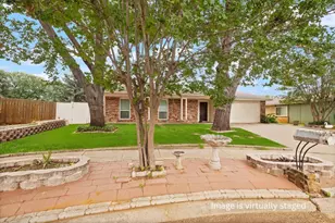 2505 Crestmoor Ct, Arlington, TX 76016 - Photo 2