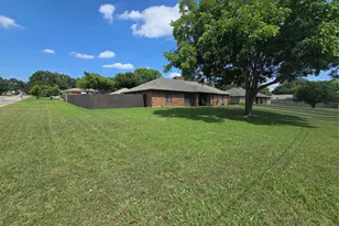 7451 N College Cir, North Richland Hills, TX 76180 - Photo 20