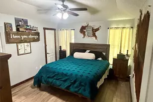 421 Arnold Ave, Burleson, TX 76028 - Photo 8
