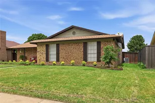 2137 Village Green Dr, Garland, TX 75044 - Photo 4
