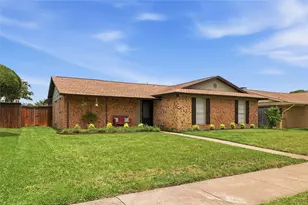 2137 Village Green Dr, Garland, TX 75044 - Photo 2