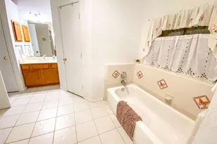 4250 Claremont Dr, Grand Prairie, TX 75052 - Photo 16