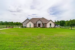 1013 Finney Dr, Weatherford, TX 76085 - Photo 2