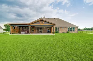 1013 Finney Dr, Weatherford, TX 76085 - Photo 2
