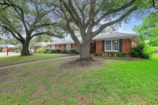 4213 Hildring Dr W, Fort Worth, TX 76109 - Photo 2