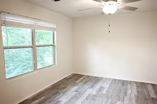 802 S 5th St, Bonham, TX 75418 - Photo 18