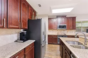 2185 Goliad Cir, Frisco, TX 75033 - Photo 10