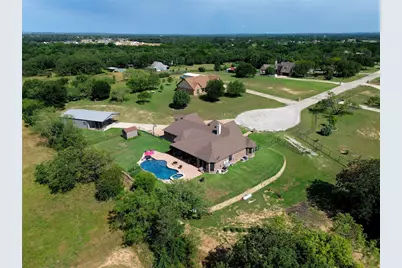 124 Carnes Court, Springtown, TX 76082 - Photo 2