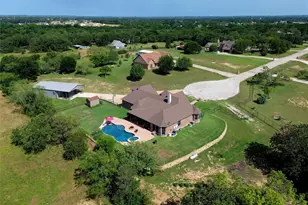 124 Carnes Ct, Springtown, TX 76082 - Photo 2