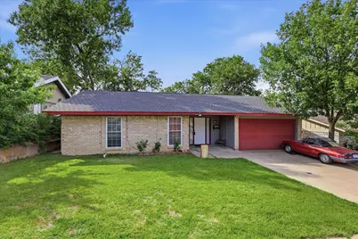 1839 Sherwood Lane, Carrollton, TX 75006 - Photo 2
