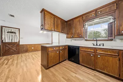401 Briarfield Street, Hewitt, TX 76643 - Photo 8