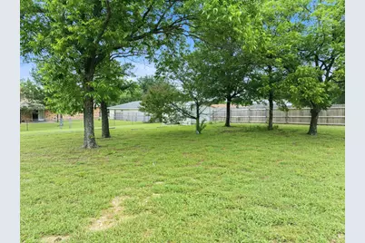 401 Briarfield Street, Hewitt, TX 76643 - Photo 24
