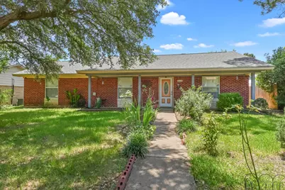 4014 W Rochelle Road, Irving, TX 75062 - Photo 2