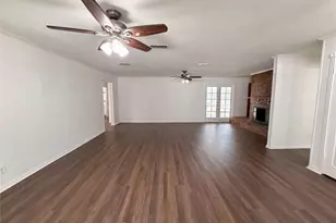 1014 Yvonne Dr, Joshua, TX 76058 - Photo 4