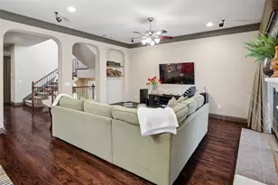 835 Rockingham Dr, Irving, TX 75063 - Photo 10