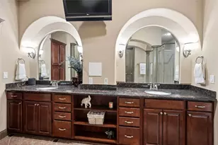 835 Rockingham Dr, Irving, TX 75063 - Photo 18