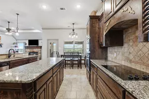 115 Mike Thornton Ct, Weatherford, TX 76088 - Photo 6