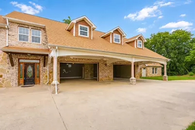 1480 Fox Lane, Burleson, TX 76028 - Photo 4