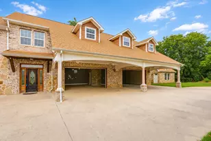 1480 Fox Ln, Burleson, TX 76028 - Photo 4