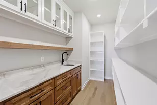 2006 Lindale Ln, Granbury, TX 76049 - Photo 14
