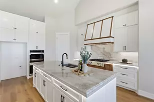 2006 Lindale Ln, Granbury, TX 76049 - Photo 12