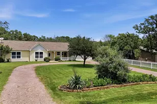 103 Seminole Dr, Gainesville, TX 76240 - Photo 6