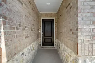 230 Teton St, Greenville, TX 75402 - Photo 8