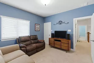 400 Ridgewood Dr, Lewisville, TX 75067 - Photo 10