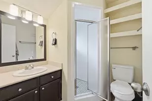 4402 Holland Ave, Dallas, TX 75219 - Photo 16