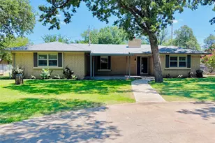 506 Oakwood Dr, Eastland, TX 76448 - Photo 2