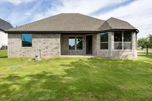 2209 Snake River Dr, Granbury, TX 76048 - Photo 4