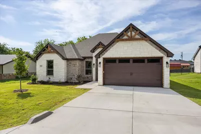 2209 Snake River Drive, Granbury, TX 76048 - Photo 2