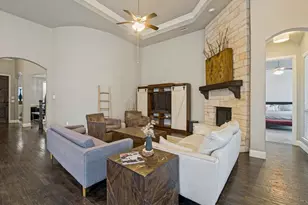 701 McGill Ct, Mansfield, TX 76063 - Photo 4
