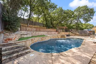 1019 Loch Lomond Dr, Arlington, TX 76012 - Photo 26