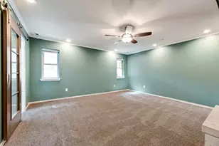 1019 Loch Lomond Dr, Arlington, TX 76012 - Photo 20