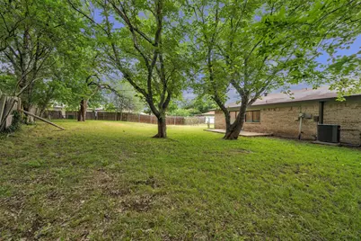 5721 Corral Court, Haltom City, TX 76148 - Photo 24