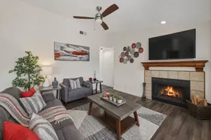 1900 Cloisters Dr, Arlington, TX 76011 - Photo 2