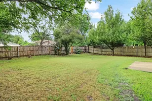6305 Meadowglen Dr, Arlington, TX 76018 - Photo 26