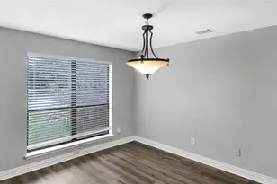 6305 Meadowglen Dr, Arlington, TX 76018 - Photo 10