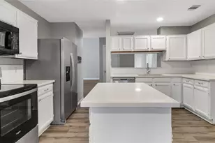 6305 Meadowglen Dr, Arlington, TX 76018 - Photo 6