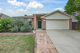 1123 Greenview Ln, Kennedale, TX 76060 - Photo 2