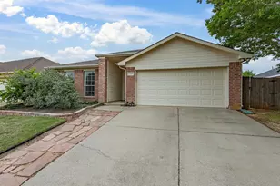 1123 Greenview Ln, Kennedale, TX 76060 - Photo 2