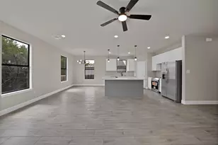 5700 Barkridge Dr, Granbury, TX 76048 - Photo 6