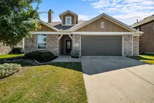 1105 Freesia Dr, Little Elm, TX 75068 - Photo 2