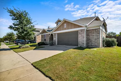 1105 Freesia Drive, Little Elm, TX 75068 - Photo 4
