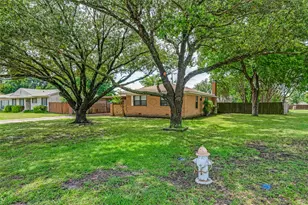 221 Leighton Dr, Terrell, TX 75160 - Photo 2